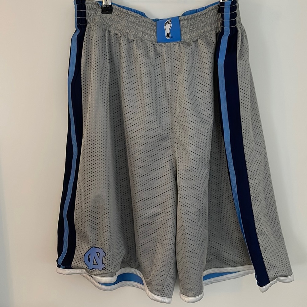 Jordan Carolina Basketball Shorts Size L/XL